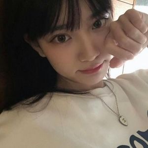 Meet your Posher, Lydia